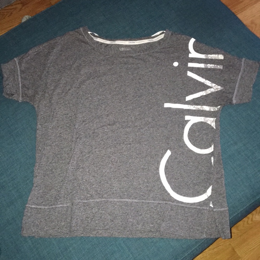 Gray athleisure top